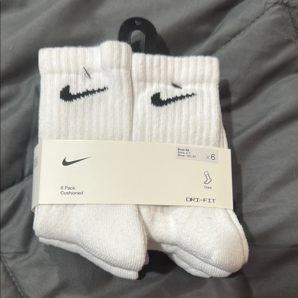Nike Dri-FIT White Crew Socks - 6 Pack